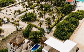 AteneaHolbox Boutique Hotel - Optional Beach Club Access&Breakfast